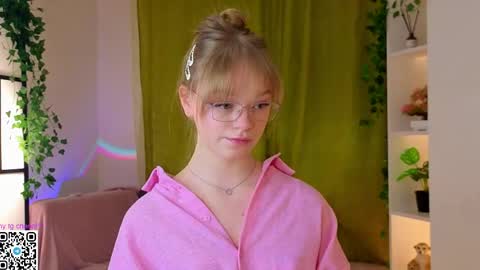 Gwen online show from 04-16-26, 08:20