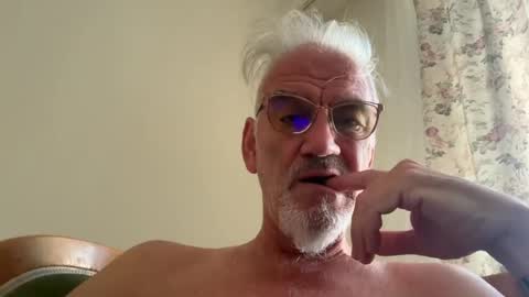 Snapshot of jewlronny chatting on 06-30-26, 07:31 jewlronny online show from 06-30-26, 07:31