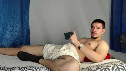 Snapshot of jeycob_happy97 chatting on 05-13-26, 12:30 Juan David online show from 05-13-26, 12:30