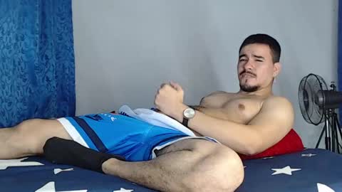 Snapshot of jeycob_happy97 chatting on 06-05-26, 11:32 Juan David online show from 06-05-26, 11:32