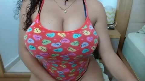 Snapshot of jeysangy chatting on 06-04-26, 01:06 rousbigtits online show from 06-04-26, 01:06