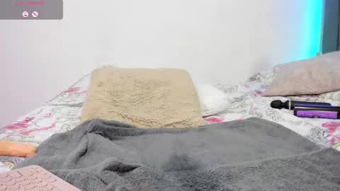 jhackelin  My independent account online show from 03-08-25, 03:17