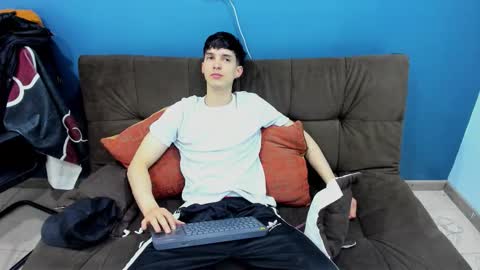 Jheampiero online show from 12-22-25, 01:30