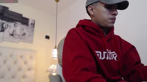 Snapshot of jheidertwink chatting on 12-19-24, 07:07 Jheider R. online show from 12-19-24, 07:07