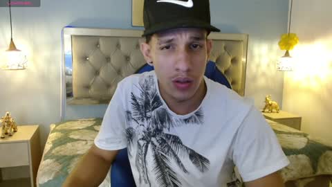 Snapshot of jheidertwink chatting on 01-05-25, 03:32 Jheider R. online show from 01-05-25, 03:32