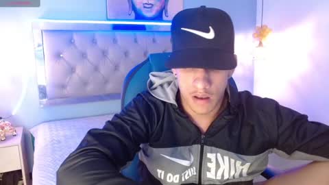 Snapshot of jheidertwink chatting on 02-10-25, 07:04 Jheider R. online show from 02-10-25, 07:04