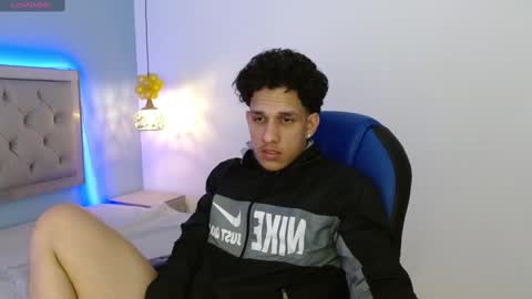 Snapshot of jheidertwink chatting on 02-14-25, 06:02 Jheider R. online show from 02-14-25, 06:02