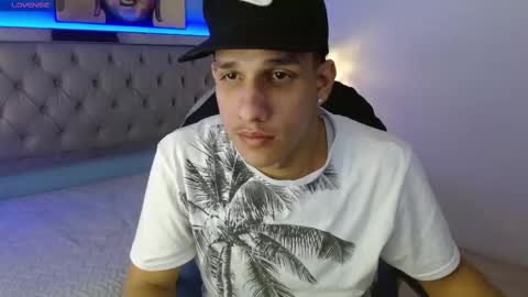 Snapshot of jheidertwink chatting on 02-15-25, 03:52 Jheider R. online show from 02-15-25, 03:52