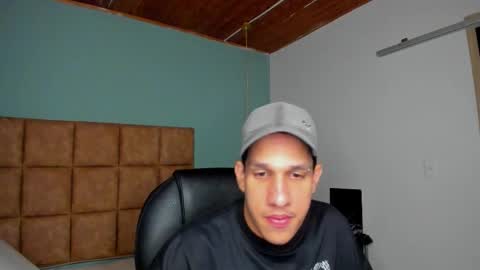 Snapshot of jheidertwink chatting on 09-20-25, 12:39 Jheider R. online show from 09-20-25, 12:39