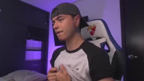 Snapshot of jhn_morghan chatting on 02-13-26, 08:05 Morghan online show from 02-13-26, 08:05