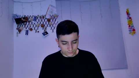 Snapshot of jhoan_saenz chatting on 01-25-25, 03:30 Jhoan Saenz online show from 01-25-25, 03:30