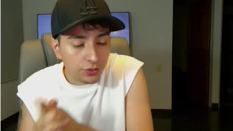 Snapshot of jhoan_saenz chatting on 10-08-25, 01:36 Jhoan Saenz online show from 10-08-25, 01:36