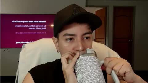 Snapshot of jhoan_saenz chatting on 10-10-25, 03:00 Jhoan Saenz online show from 10-10-25, 03:00