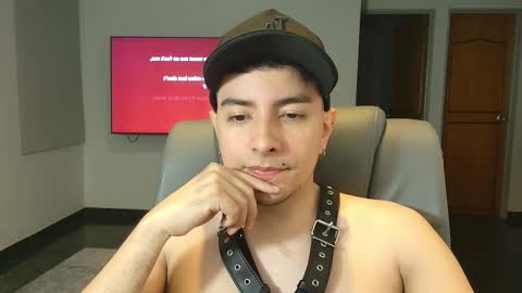 Snapshot of jhoan_saenz chatting on 10-17-25, 03:31 Jhoan Saenz online show from 10-17-25, 03:31