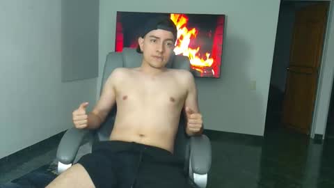Snapshot of jhoan_saenz chatting on 10-18-25, 06:48 Jhoan Saenz online show from 10-18-25, 06:48