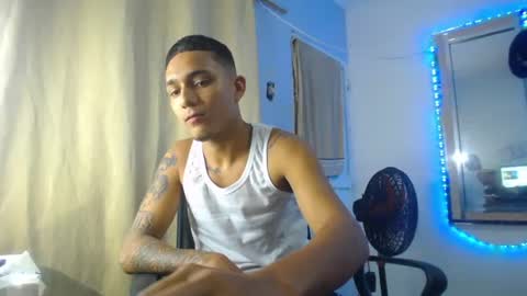 Snapshot of jhojanlatino chatting on 10-08-25, 10:40 jhonaiker online show from 10-08-25, 10:40