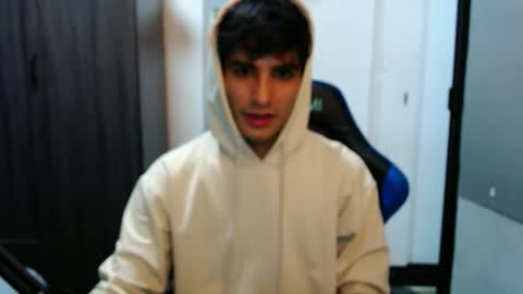 Snapshot of jhon_2000s chatting on 12-31-24, 12:11 jhon online show from 12-31-24, 12:11