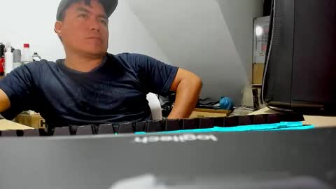 Snapshot of jhonatan_morales_s chatting on 10-15-25, 04:45 jhonatan_morales_s online show from 10-15-25, 04:45