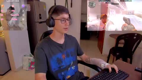 Snapshot of jhonleving chatting on 02-24-25, 08:58 Jack online show from 02-24-25, 08:58