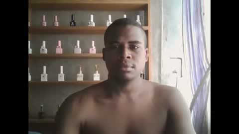 Snapshot of jhonnatanchaverrazabala1 chatting on 12-21-25, 12:45 rikhoter16 online show from 12-21-25, 12:45
