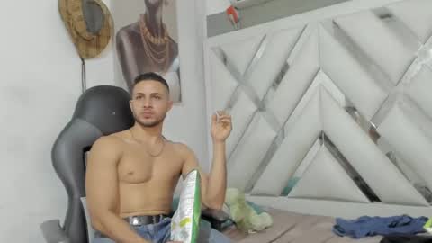 Snapshot of jhonny_flames7 chatting on 12-23-24, 10:10 jhonny online show from 12-23-24, 10:10