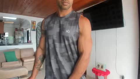 Snapshot of jhonnyxxfitnexx chatting on 10-27-25, 07:07 jh online show from 10-27-25, 07:07