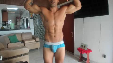 Snapshot of jhonnyxxfitnexx chatting on 11-06-25, 05:58 jh online show from 11-06-25, 05:58