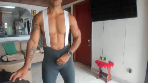 Snapshot of jhonnyxxfitnexx chatting on 11-19-25, 06:52 jh online show from 11-19-25, 06:52