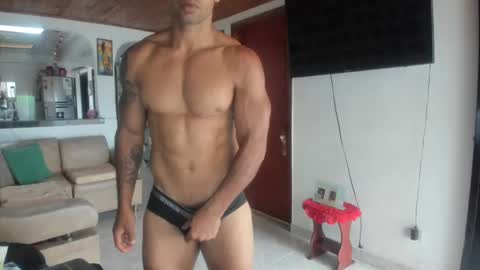 Snapshot of jhonnyxxfitnexx chatting on 11-20-25, 07:35 jh online show from 11-20-25, 07:35