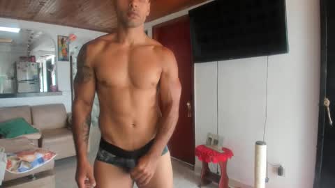 Snapshot of jhonnyxxfitnexx chatting on 03-31-26, 05:57 jh online show from 03-31-26, 05:57