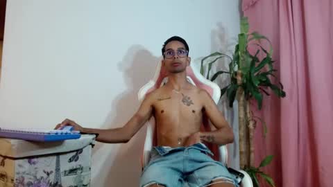 Snapshot of jhonsonvlatino chatting on 07-11-26, 02:03 jhonsonvlatino online show from 07-11-26, 02:03