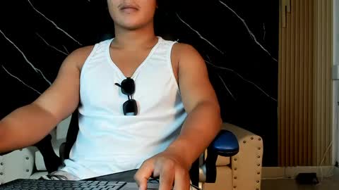 Snapshot of jhony_curly chatting on 05-29-26, 11:47 jhony_curly online show from 05-29-26, 11:47