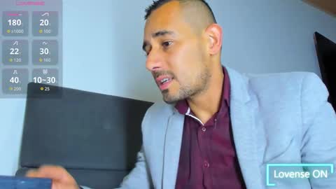 Jhony Alzate online show from 11-30-25, 01:53