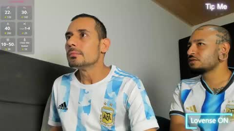 Snapshot of jhonyalzate chatting on 05-17-26, 03:04 Jhony Alzate online show from 05-17-26, 03:04