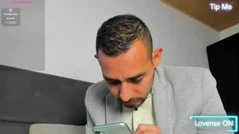 Snapshot of jhonyalzate chatting on 05-30-26, 02:52 Jhony Alzate online show from 05-30-26, 02:52