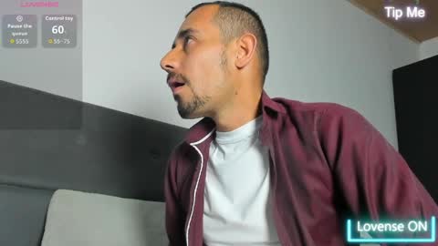 Snapshot of jhonyalzate chatting on 06-05-26, 02:40 Jhony Alzate online show from 06-05-26, 02:40