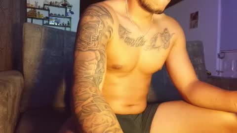 Snapshot of jhonylatin_ chatting on 03-10-26, 01:32 Jhony online show from 03-10-26, 01:32