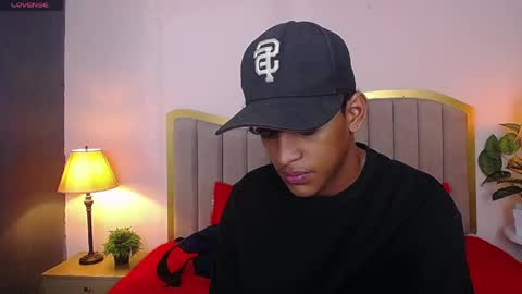 Snapshot of jhos_padill chatting on 05-21-26, 01:51 jhos online show from 05-21-26, 01:51