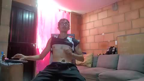 Snapshot of jhosuamoore chatting on 07-15-26, 04:34 Jhosuamoore online show from 07-15-26, 04:34