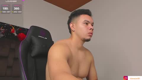 Snapshot of jhotta_foxx chatting on 03-07-25, 11:07 Jhonatan80 online show from 03-07-25, 11:07