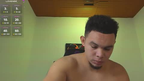 Snapshot of jhotta_foxx chatting on 10-28-25, 07:01 Jhonatan80 online show from 10-28-25, 07:01