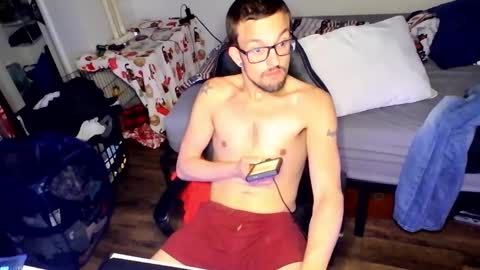 Snapshot of jhp_kinky_2000 chatting on 12-02-24, 07:03 kinky party boy online show from 12-02-24, 07:03