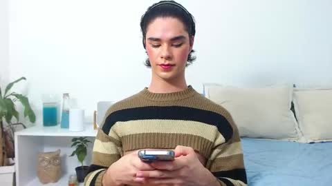 Snapshot of jhuan_cute chatting on 06-09-26, 01:06 Jhuan Nhez online show from 06-09-26, 01:06