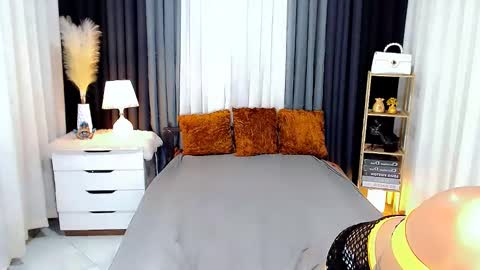 jhuliana_and_charles_room online show from 02-21-25, 03:23