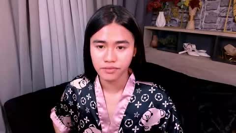 Snapshot of jhuliana_and_charles_room chatting on 03-09-26, 06:56 jhuliana_and_charles_room online show from 03-09-26, 06:56