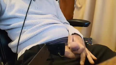 Snapshot of jim74122 chatting on 12-15-25, 01:10 jim74122 online show from 12-15-25, 01:10