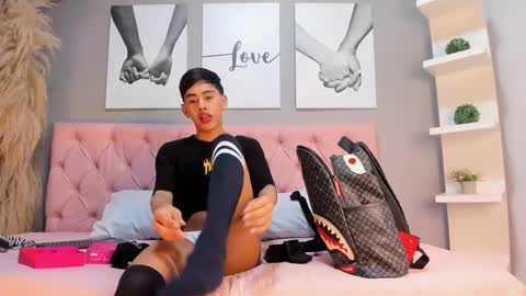 Snapshot of jim_twink chatting on 09-21-25, 01:51 Jim online show from 09-21-25, 01:51