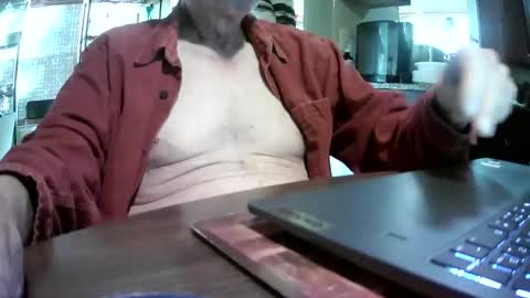 jimjr67 online show from 10-27-25, 01:59
