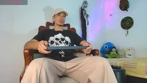 Jimm  Independent Model  online show from 11-09-25, 11:41