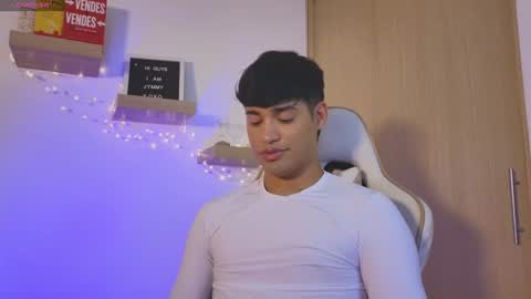 Snapshot of jimmy_leeh_ chatting on 01-23-25, 10:11 Jimmy Leeh online show from 01-23-25, 10:11